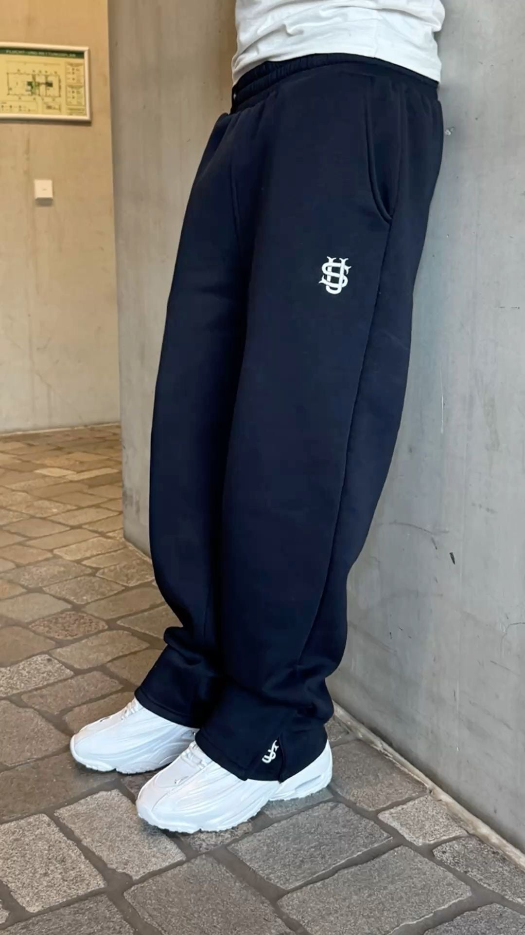 Open-Leg Jogger